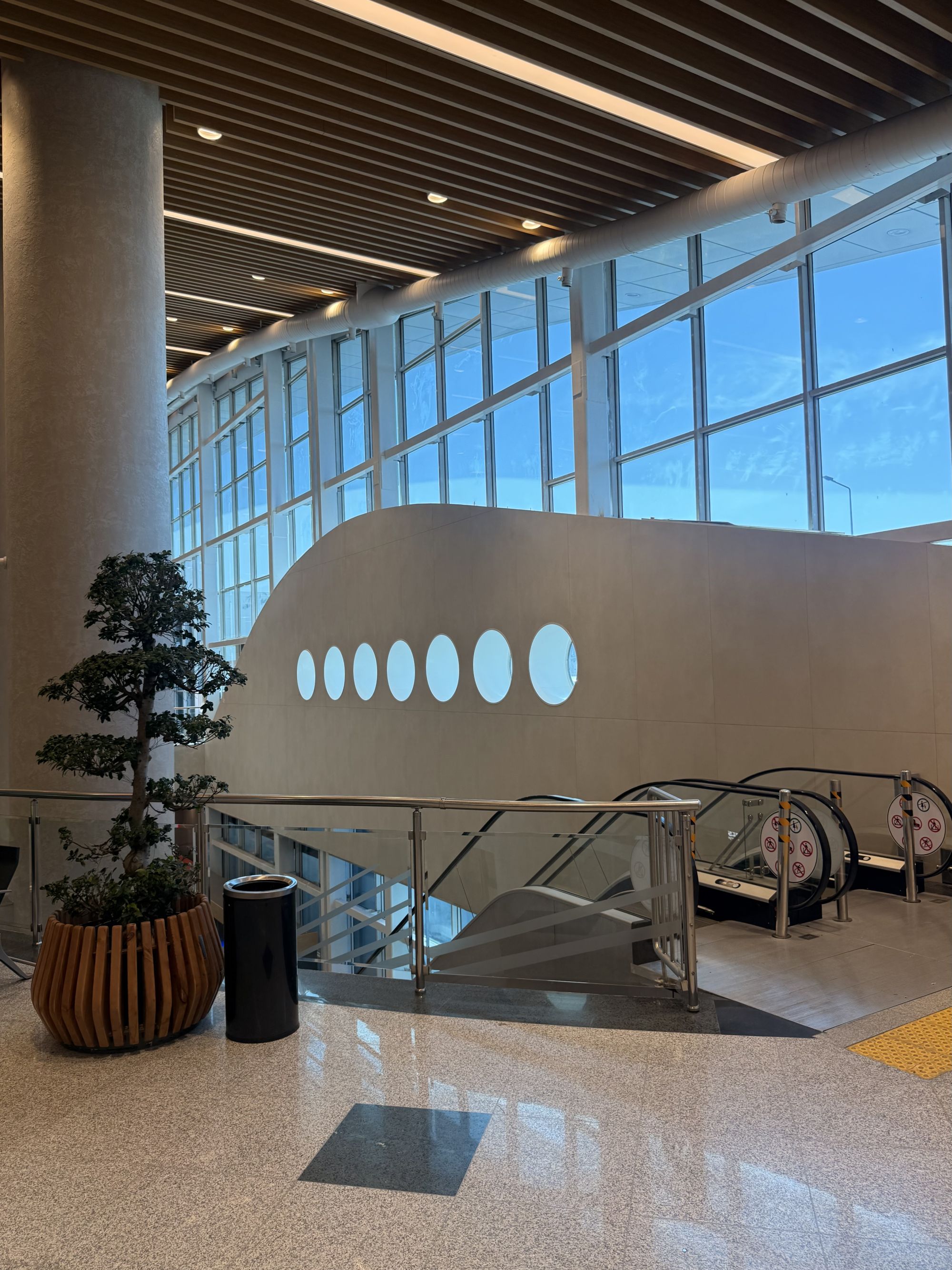 Almaty Airport Renovation: Before &amp; After