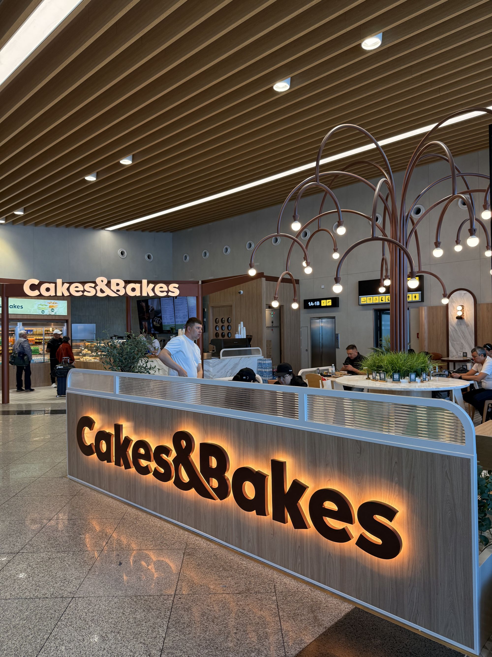 Cakes and Bakes Café