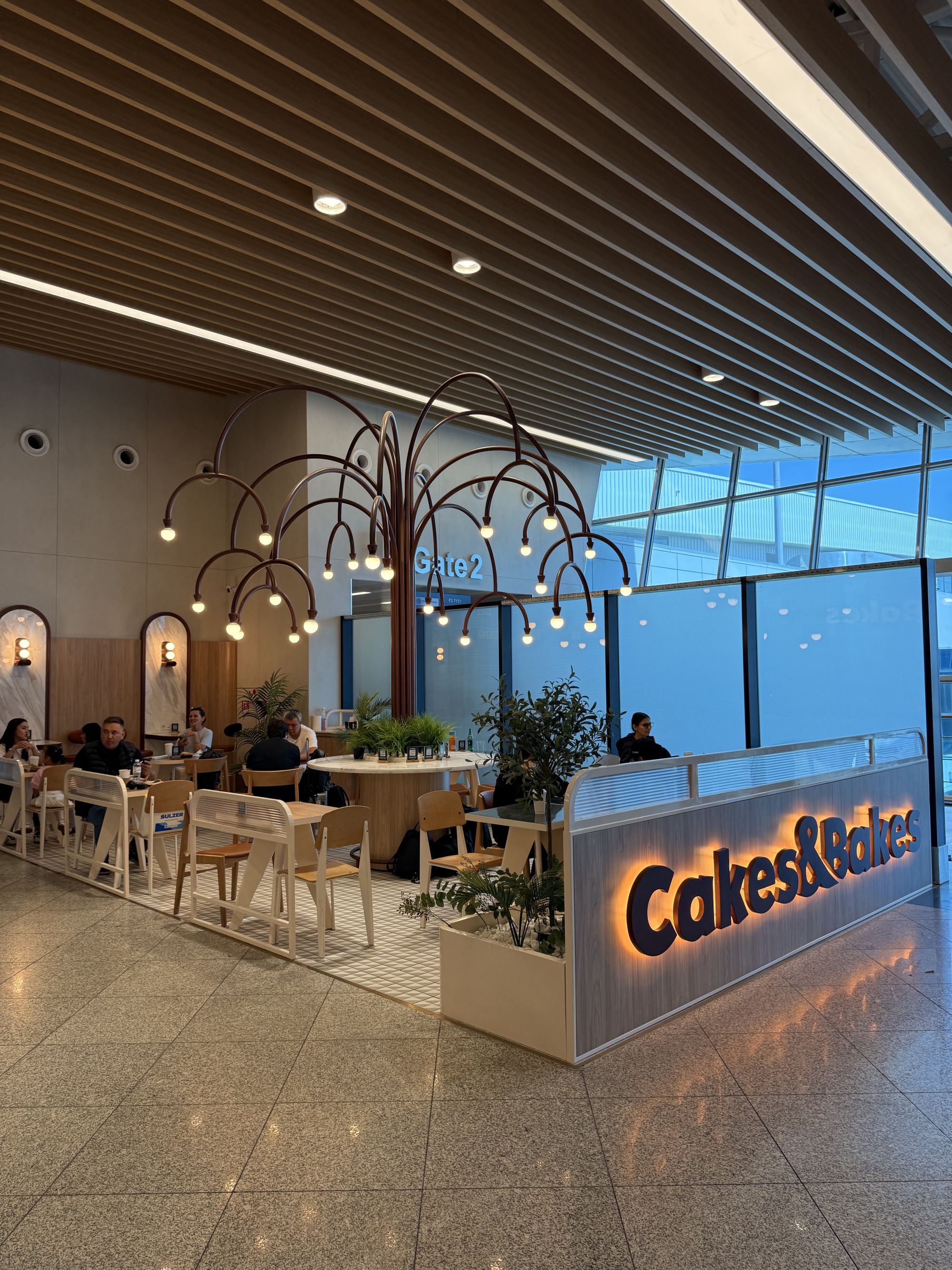 Cakes and Bakes Café