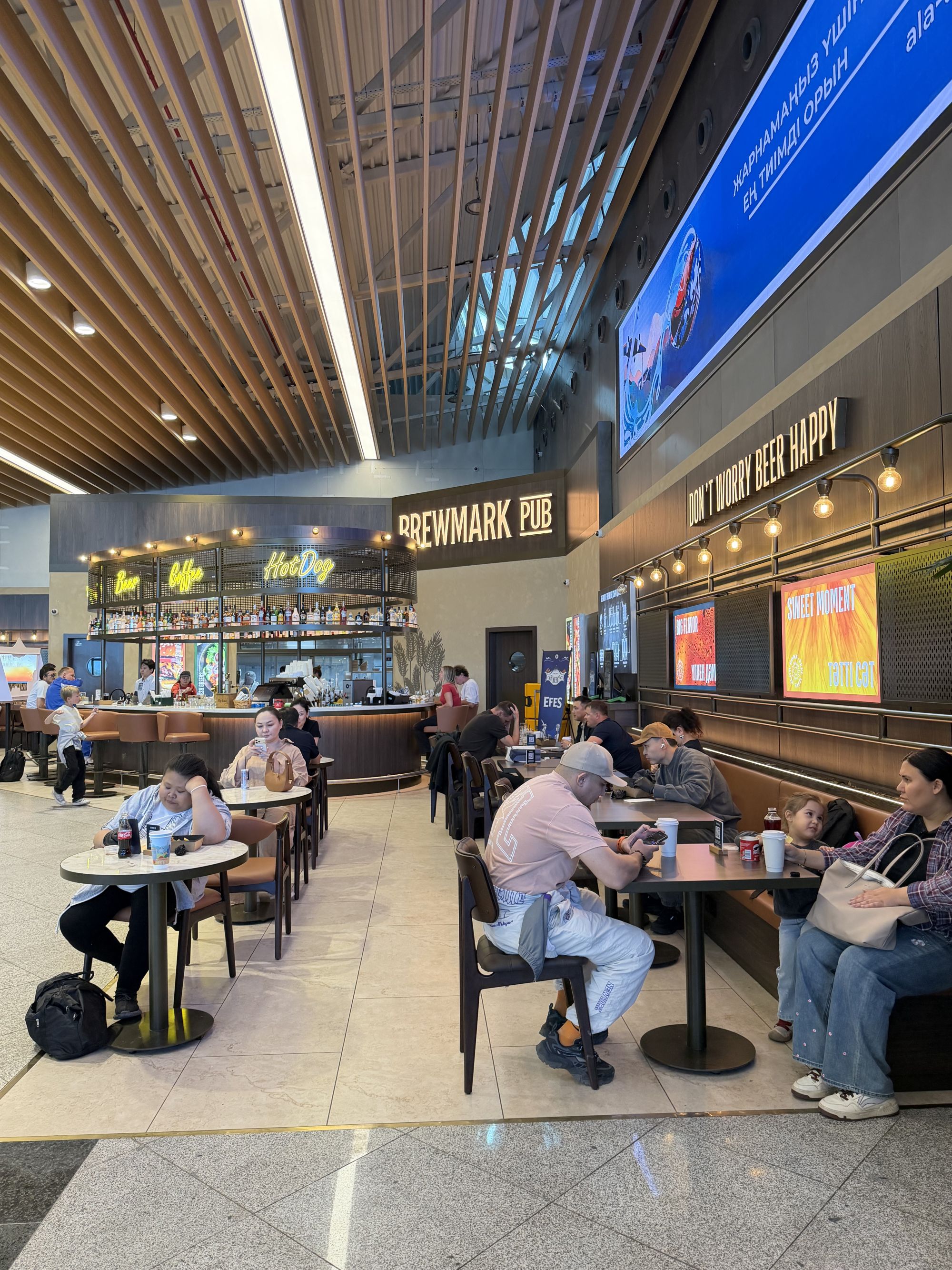 Gates 4-5 Boarding Area