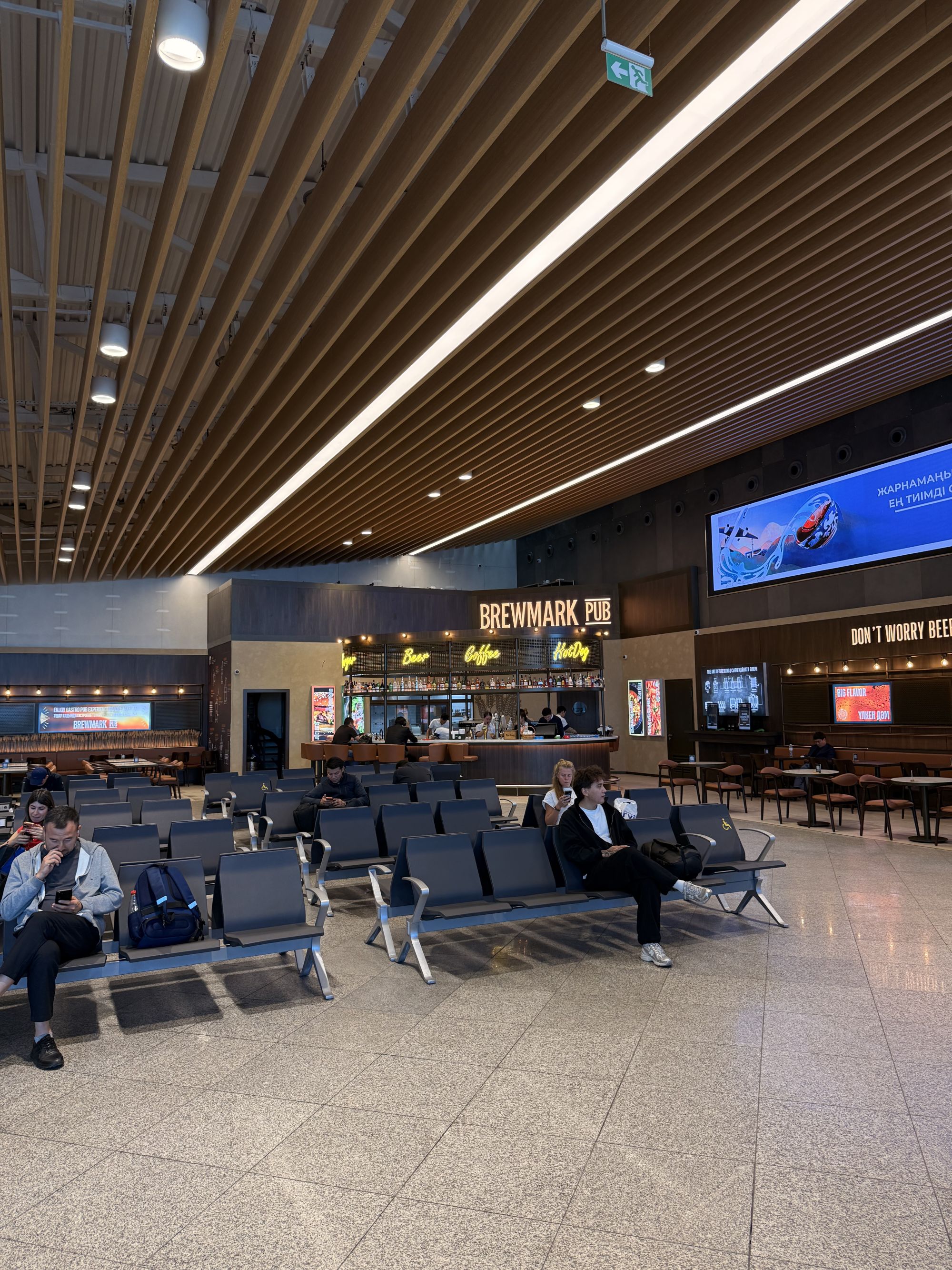 Gates 4-5 Boarding Area