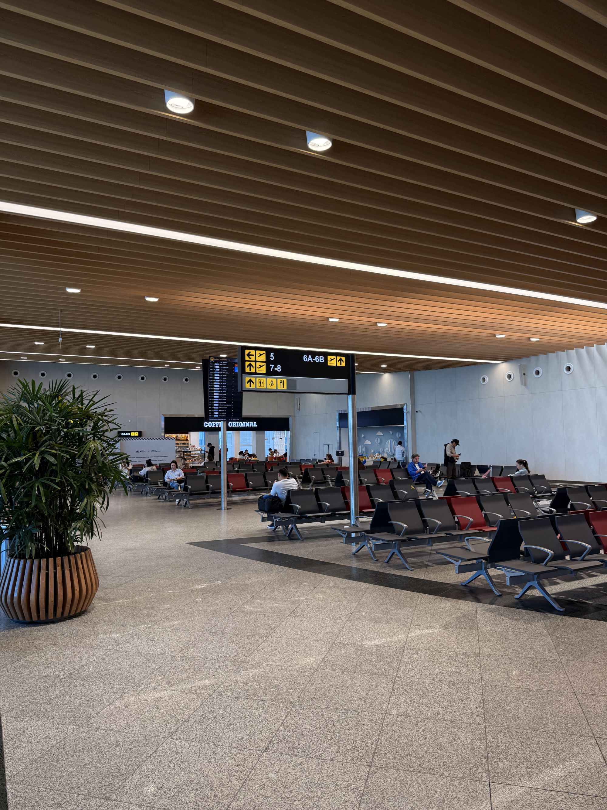 Gates 4-5 Boarding Area